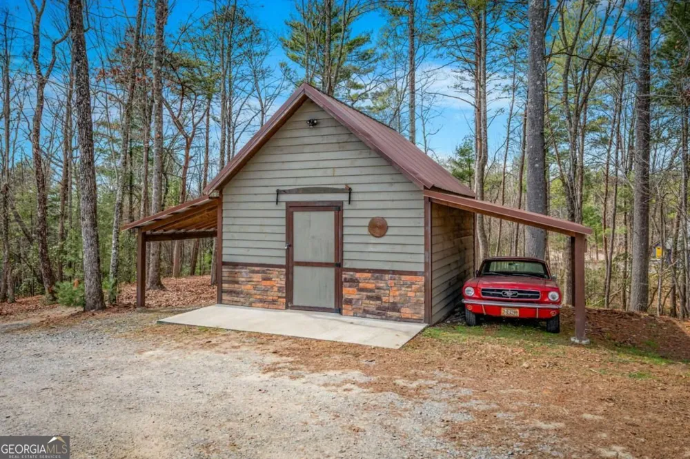 259 Red Bush School RD Blue Ridge, GA 30513