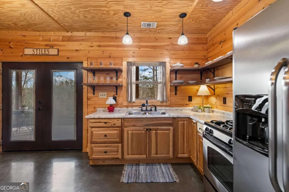 259 Red Bush School RD Blue Ridge, GA 30513