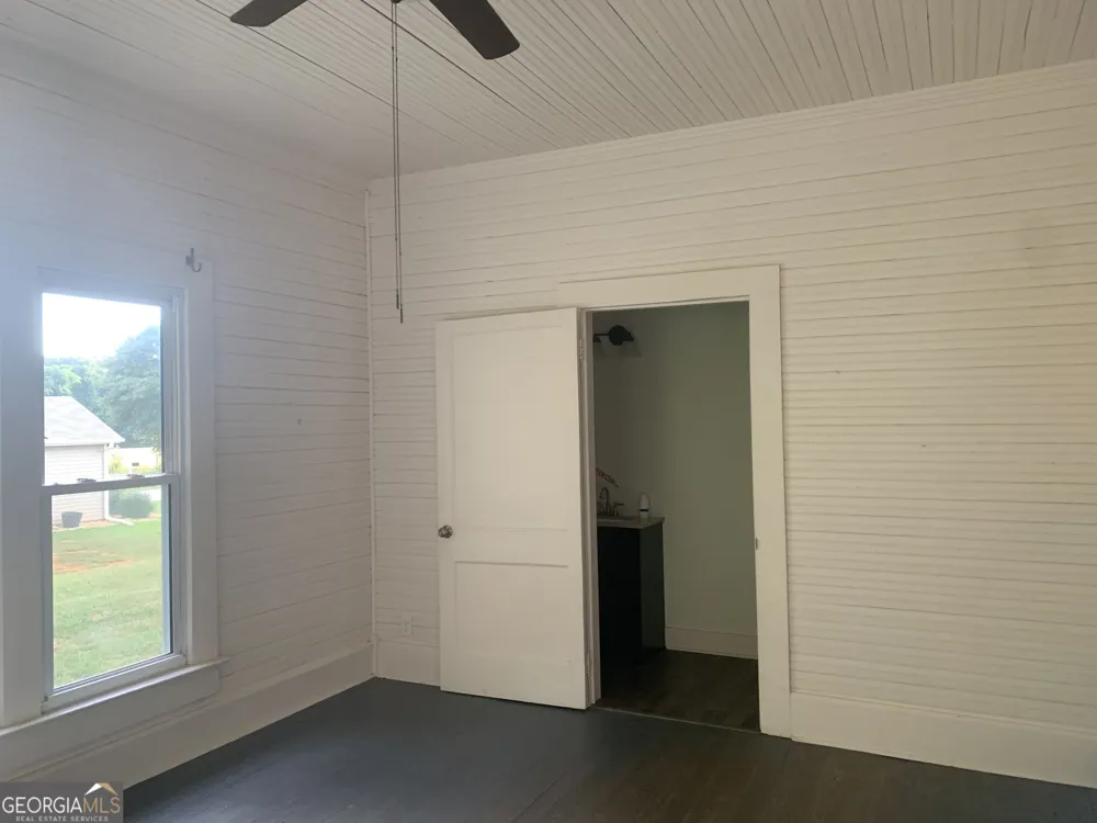 2928 Mt Hebron RD Hartwell, GA 30643