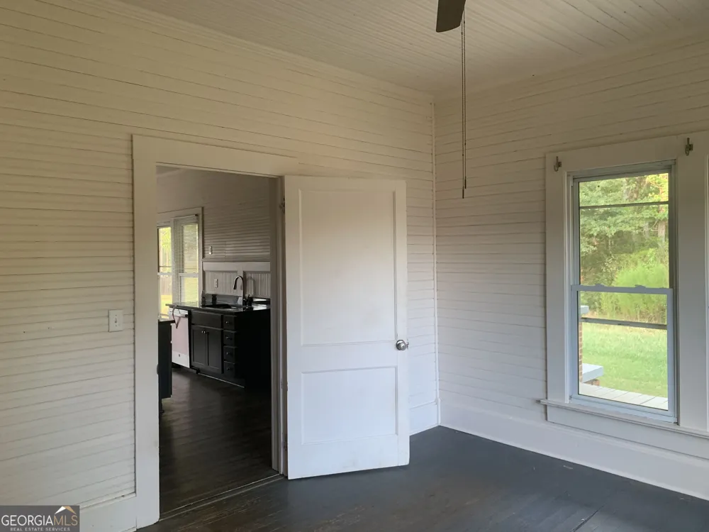 2928 Mt Hebron RD Hartwell, GA 30643