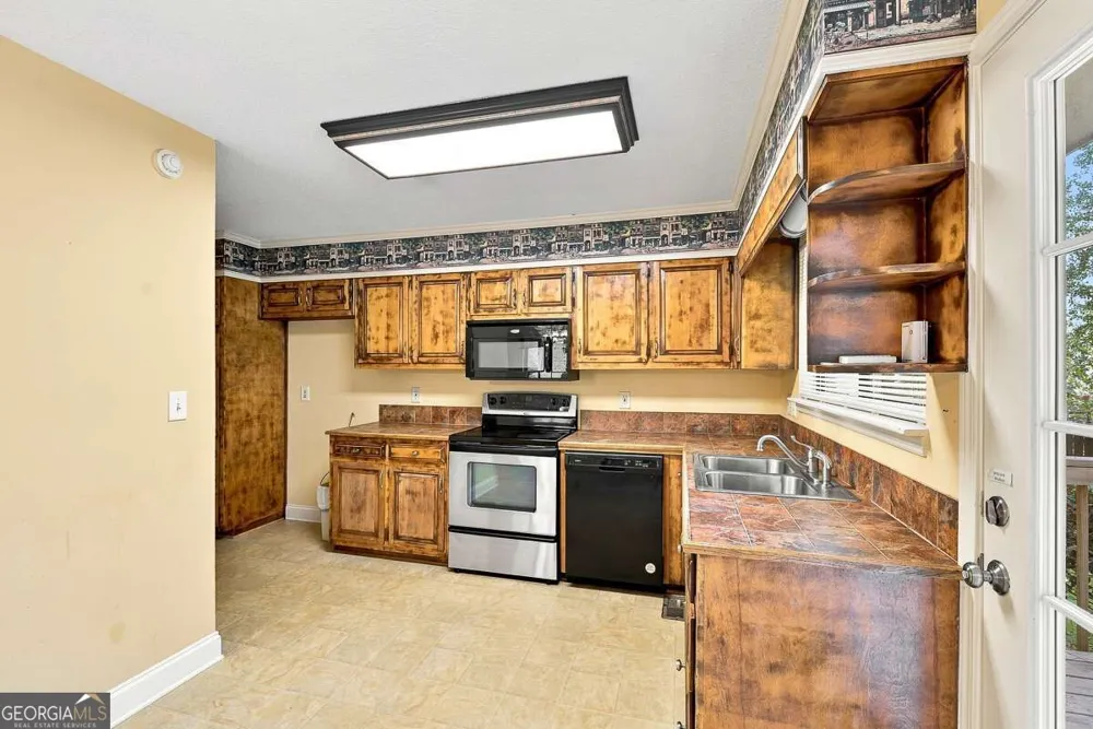 6906 Springwood DR Douglasville, GA 30135