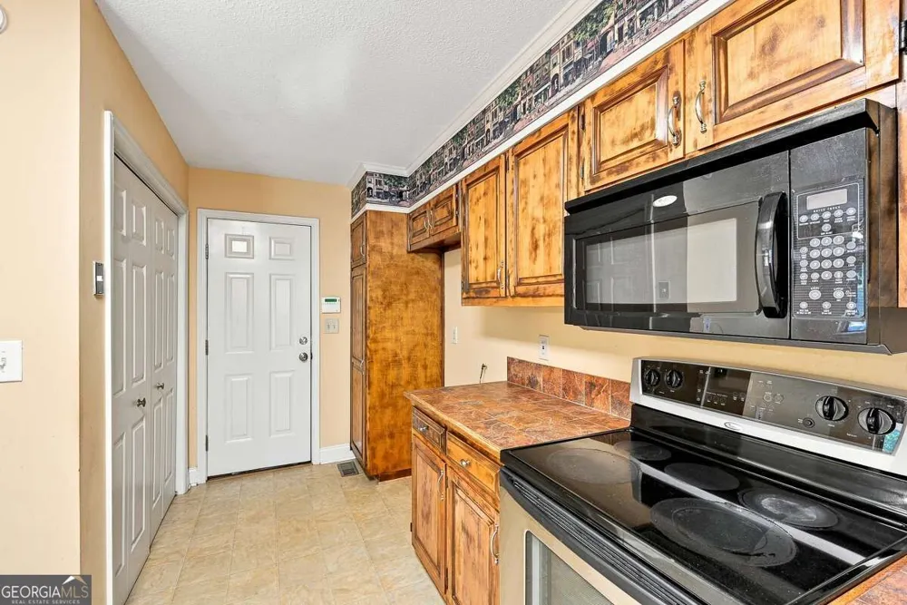 6906 Springwood DR Douglasville, GA 30135