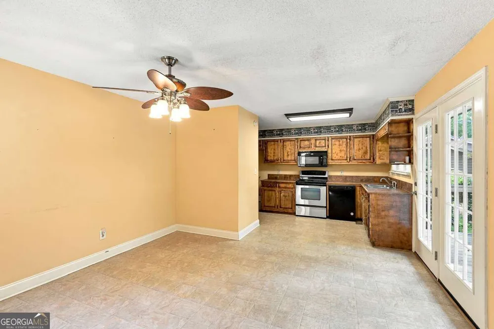 6906 Springwood DR Douglasville, GA 30135