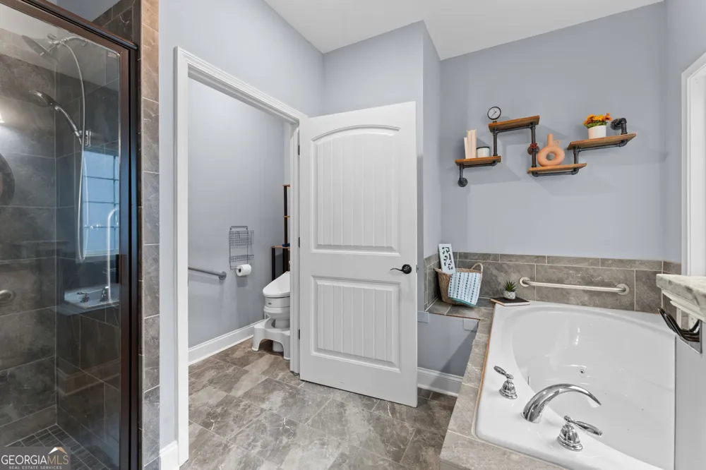 137 Shady Oak DR Perry, GA 31069
