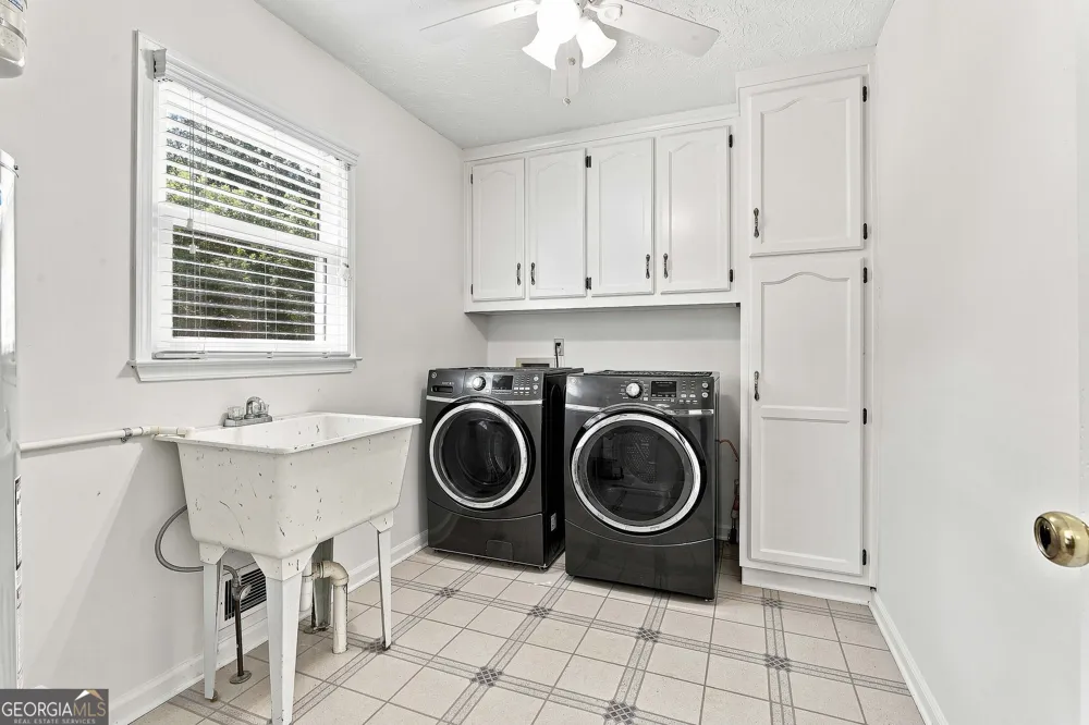 185 Clearbrook WAY Fayetteville, GA 30215