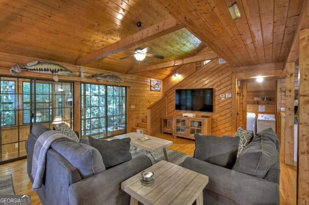 5757 Old Bucktown RD Ellijay, GA 30536