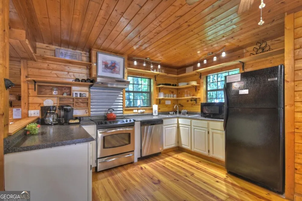 5757 Old Bucktown RD Ellijay, GA 30536