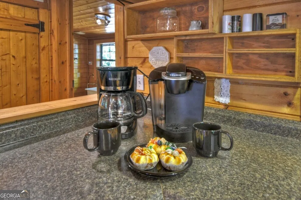 5757 Old Bucktown RD Ellijay, GA 30536