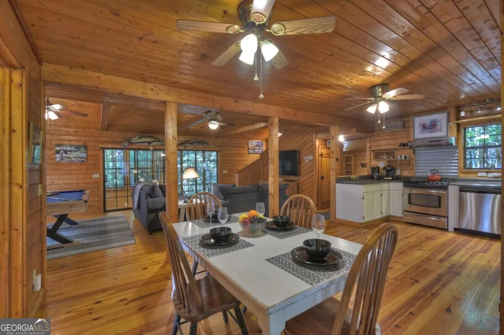 5757 Old Bucktown RD Ellijay, GA 30536