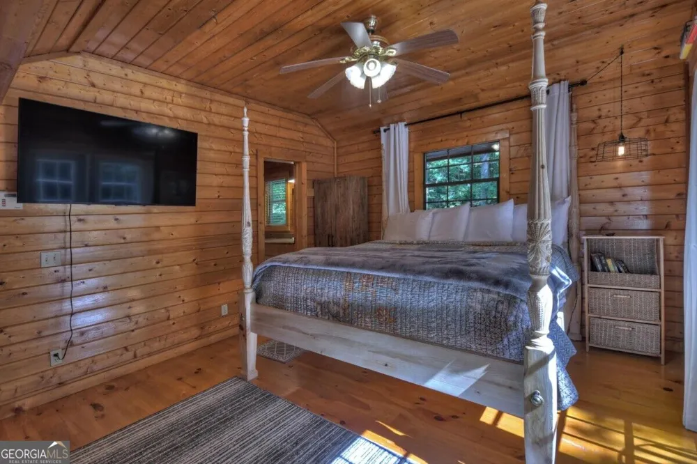 5757 Old Bucktown RD Ellijay, GA 30536