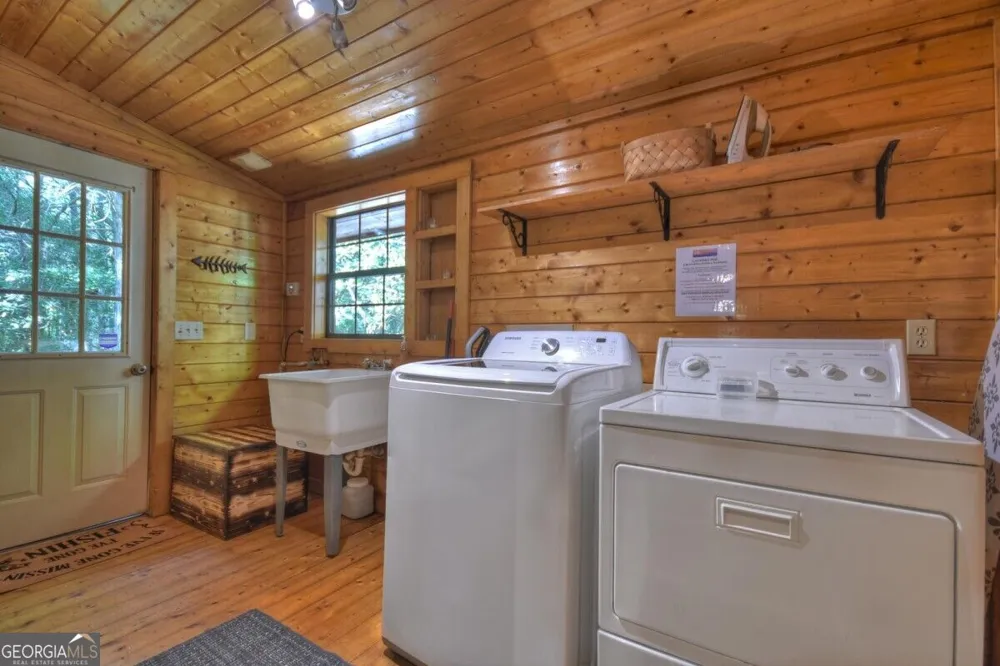 5757 Old Bucktown RD Ellijay, GA 30536