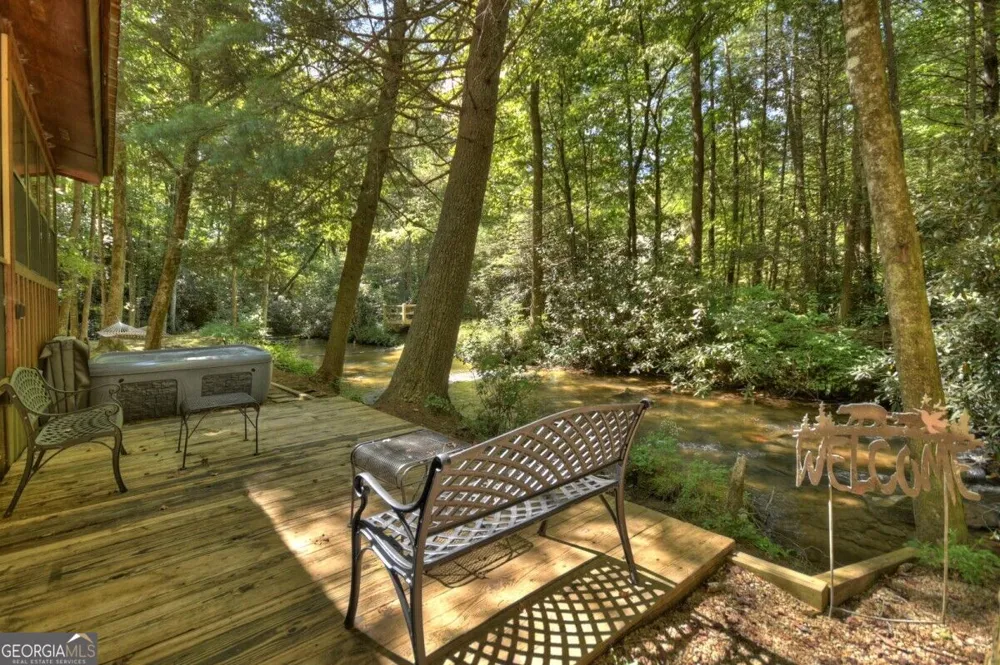 5757 Old Bucktown RD Ellijay, GA 30536