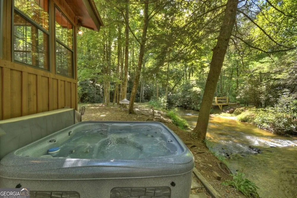 5757 Old Bucktown RD Ellijay, GA 30536