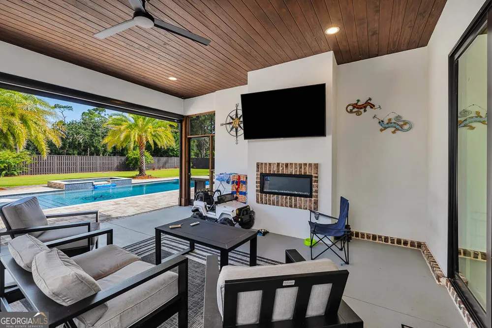 147 Butler Lake DR St. Simons, GA 31522