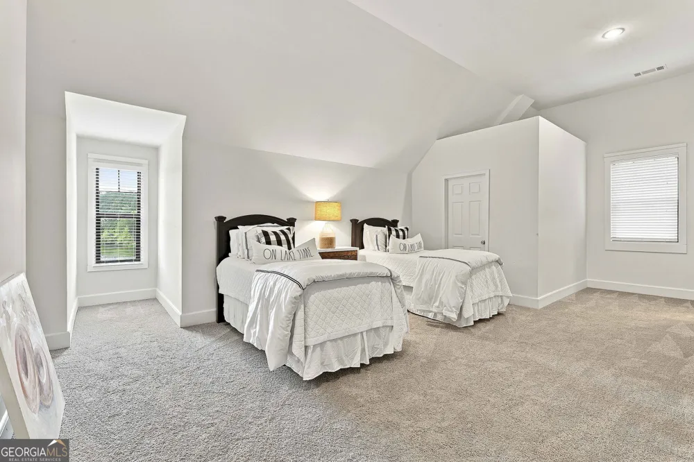 55 Paddleboat LN Newnan, GA 30263
