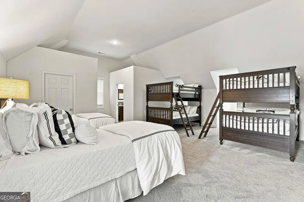 55 Paddleboat LN Newnan, GA 30263