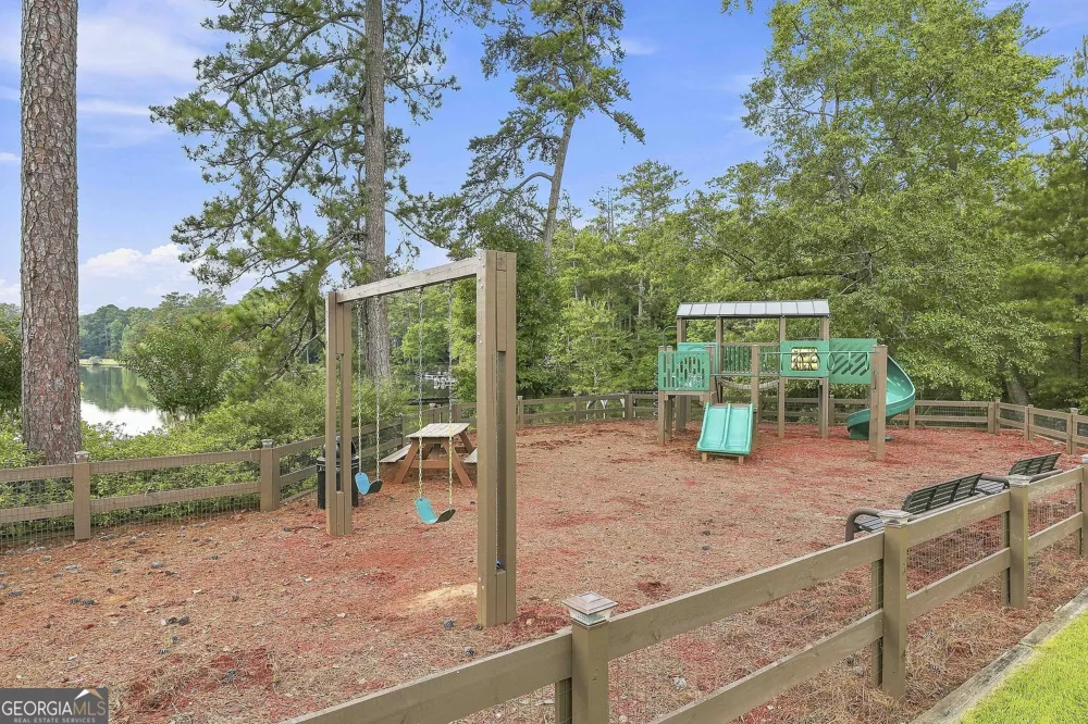 55 Paddleboat LN Newnan, GA 30263