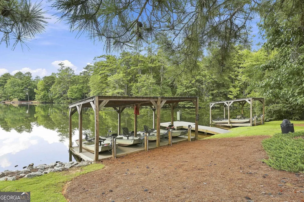 55 Paddleboat LN Newnan, GA 30263