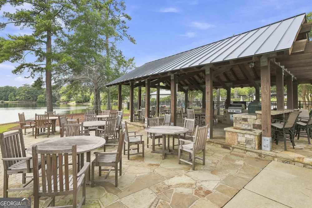 55 Paddleboat LN Newnan, GA 30263