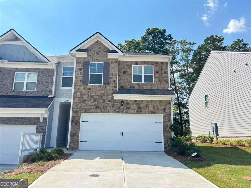 3240 Greyton DR Buford, GA 30519