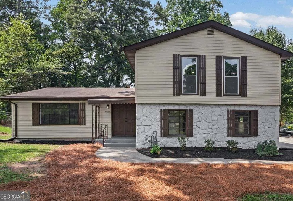 6883 Creekmoor LN Riverdale, GA 30296