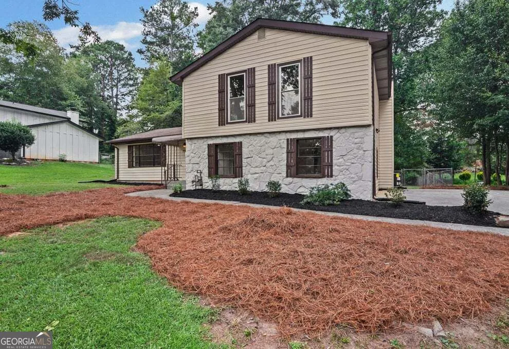 6883 Creekmoor LN Riverdale, GA 30296