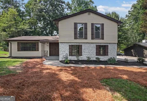 6883 Creekmoor LN
