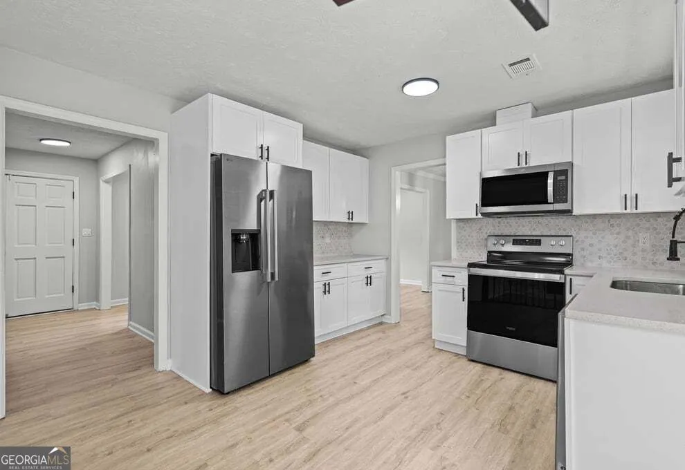 6883 Creekmoor LN Riverdale, GA 30296