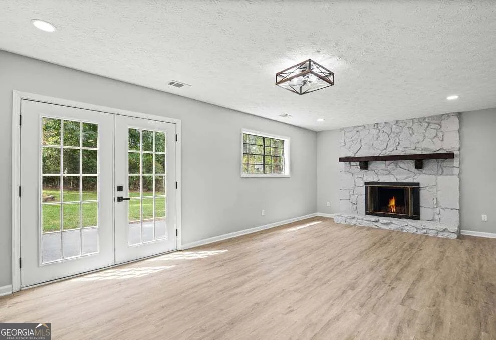 6883 Creekmoor LN Riverdale, GA 30296