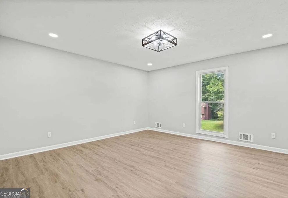 6883 Creekmoor LN Riverdale, GA 30296