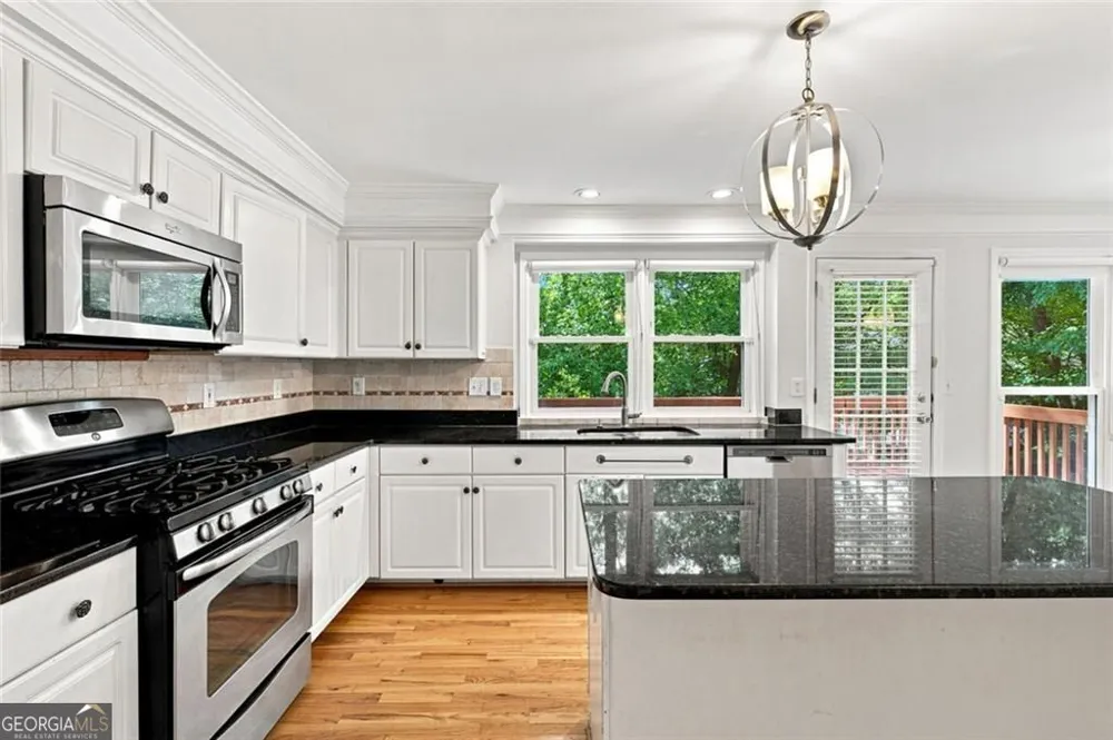 425 Fairford LN Duluth, GA 30097