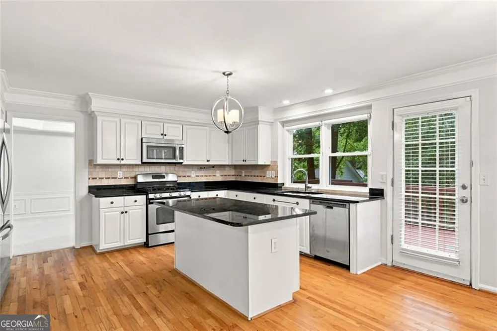 425 Fairford LN Duluth, GA 30097