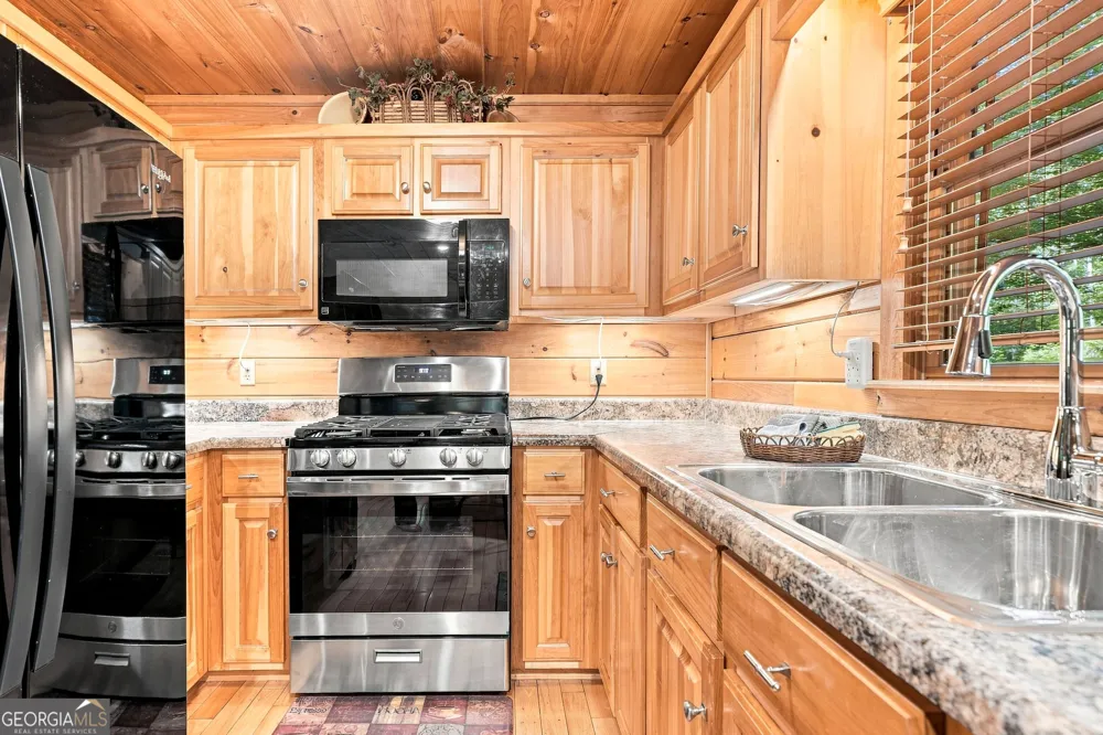 156 Cedar Ridge RD Blue Ridge, GA 30513