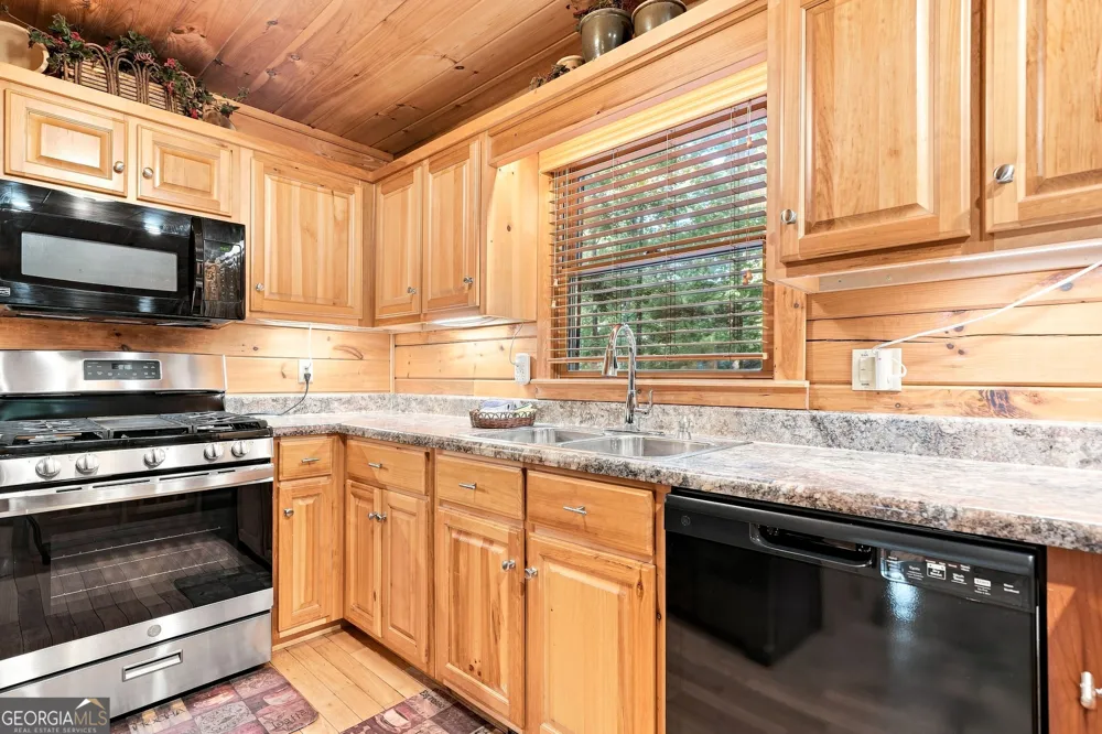 156 Cedar Ridge RD Blue Ridge, GA 30513