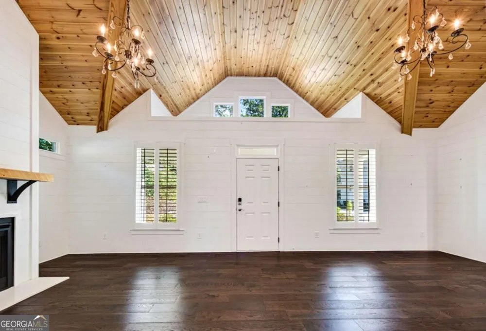 91 Martin ST Jefferson, GA 30549