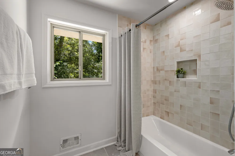 260 Devilla TRCE Fayetteville, GA 30214