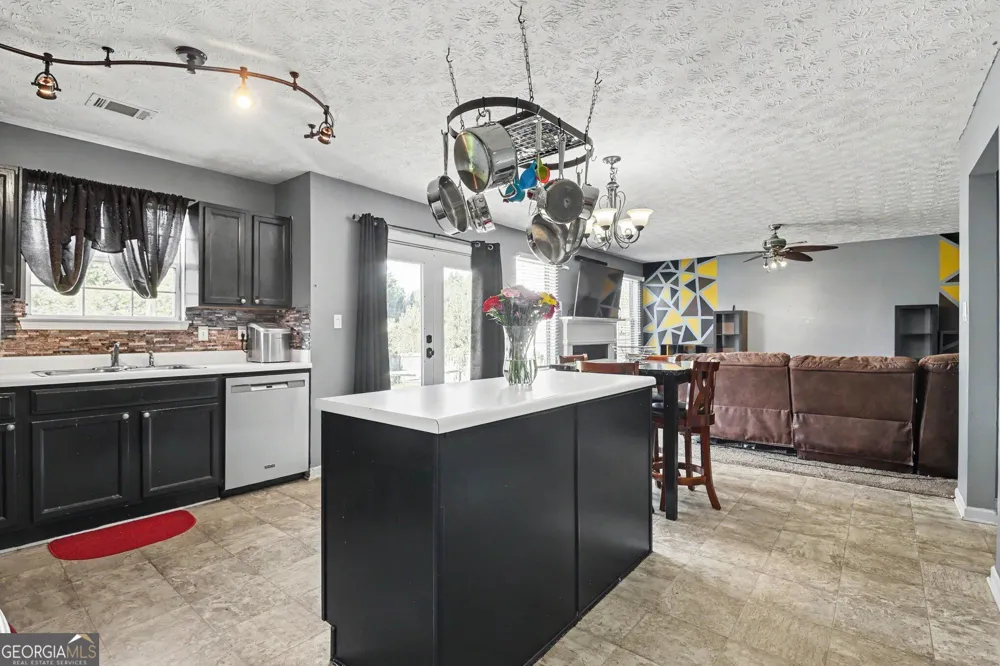 794 Baskins CIR Winder, GA 30680