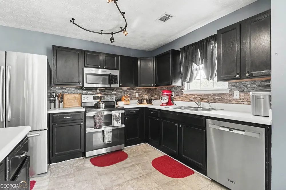 794 Baskins CIR Winder, GA 30680