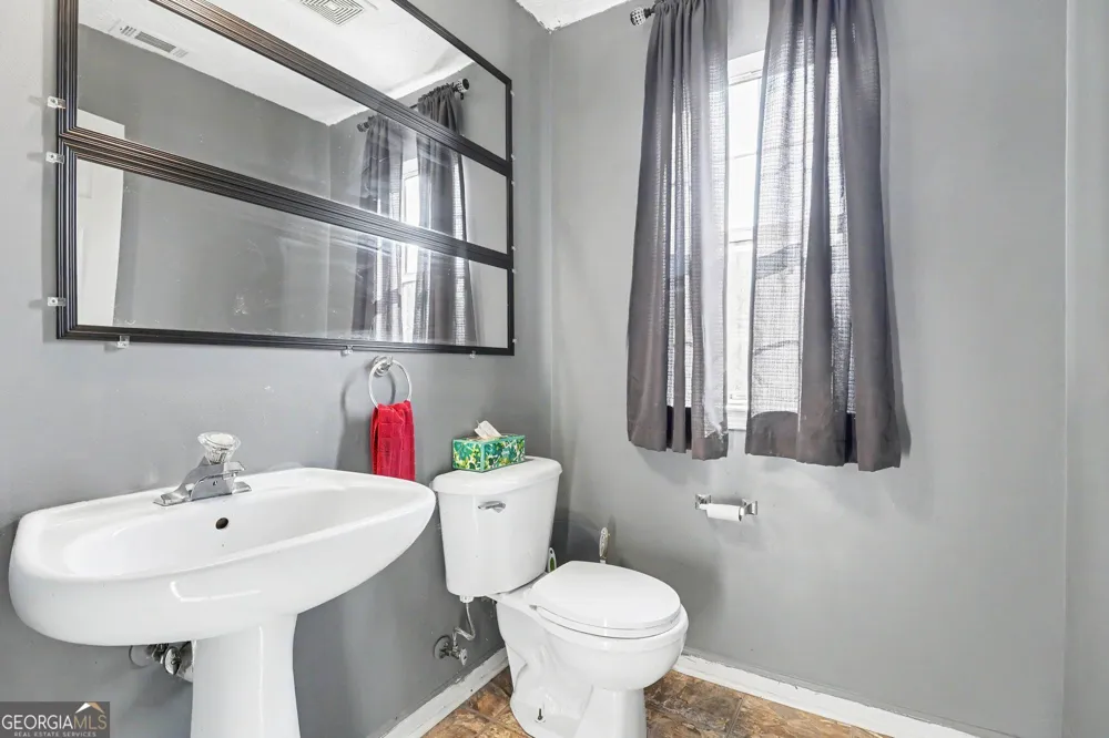 794 Baskins CIR Winder, GA 30680