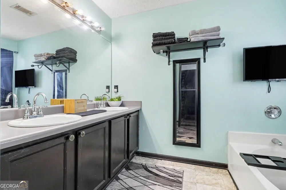 794 Baskins CIR Winder, GA 30680