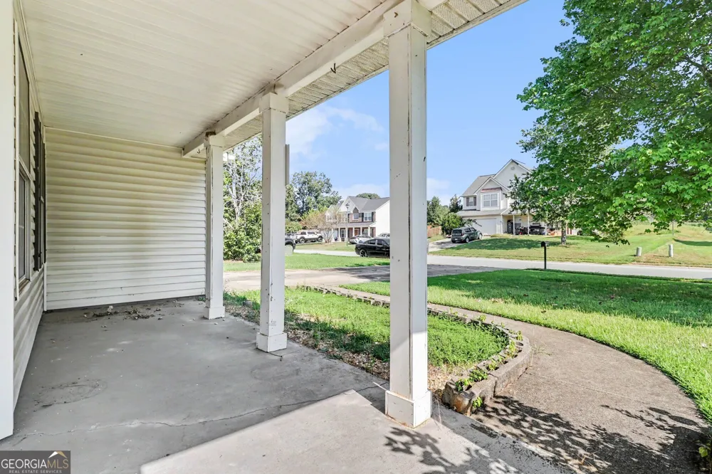 794 Baskins CIR Winder, GA 30680