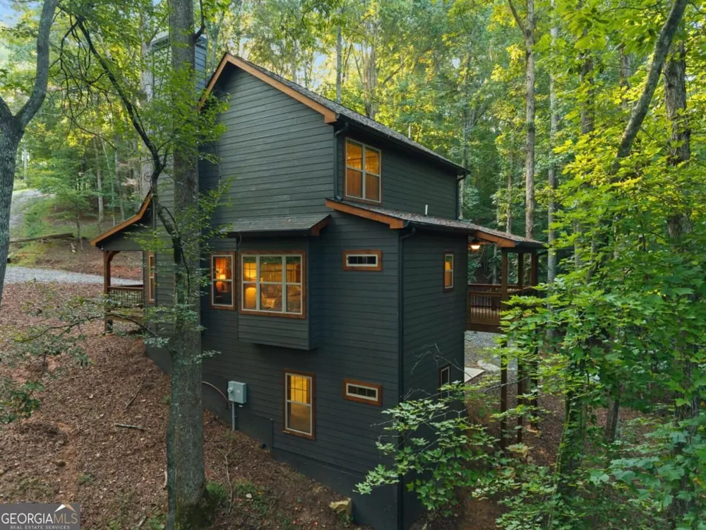 152 Cherry CT Ellijay, GA 30540