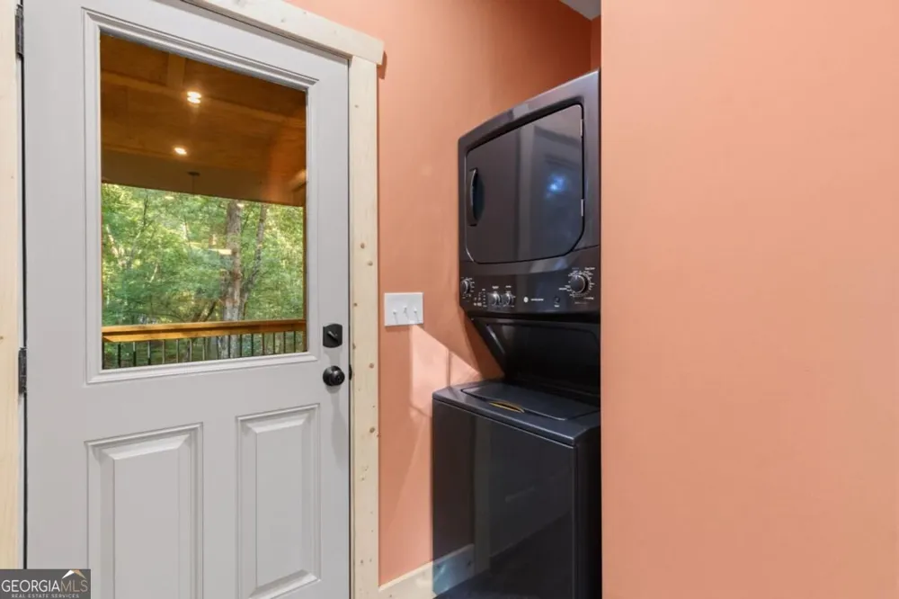 152 Cherry CT Ellijay, GA 30540