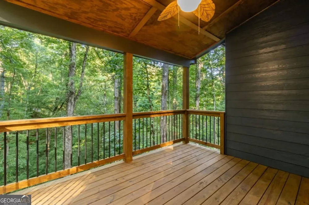 152 Cherry CT Ellijay, GA 30540