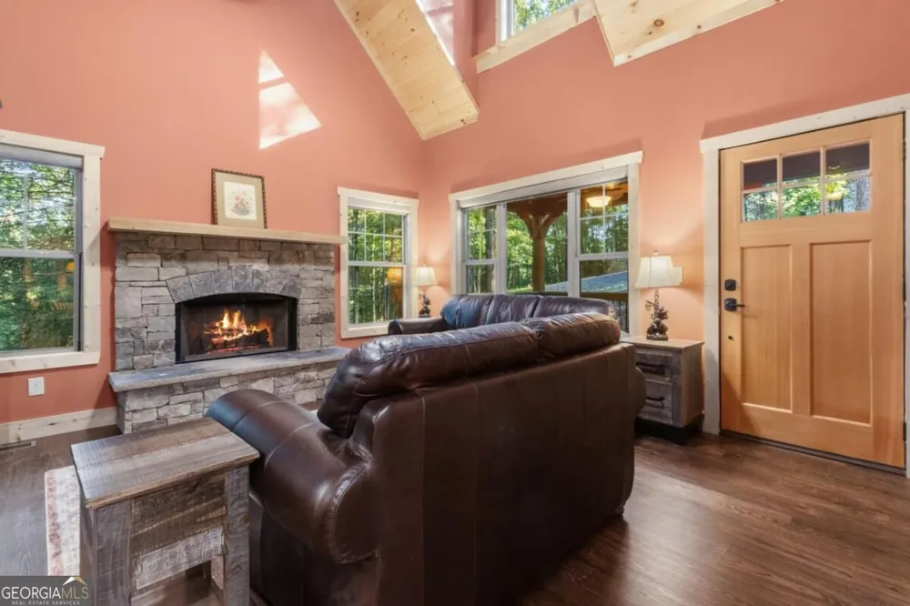 152 Cherry CT Ellijay, GA 30540