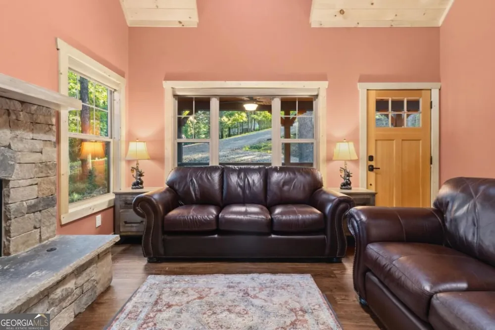 152 Cherry CT Ellijay, GA 30540