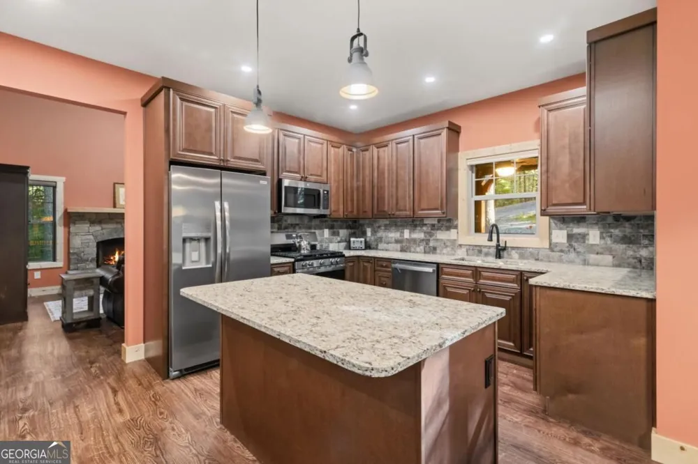 152 Cherry CT Ellijay, GA 30540