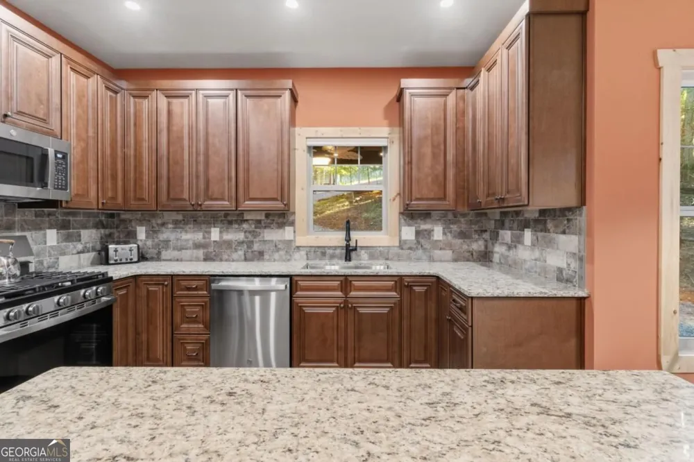 152 Cherry CT Ellijay, GA 30540