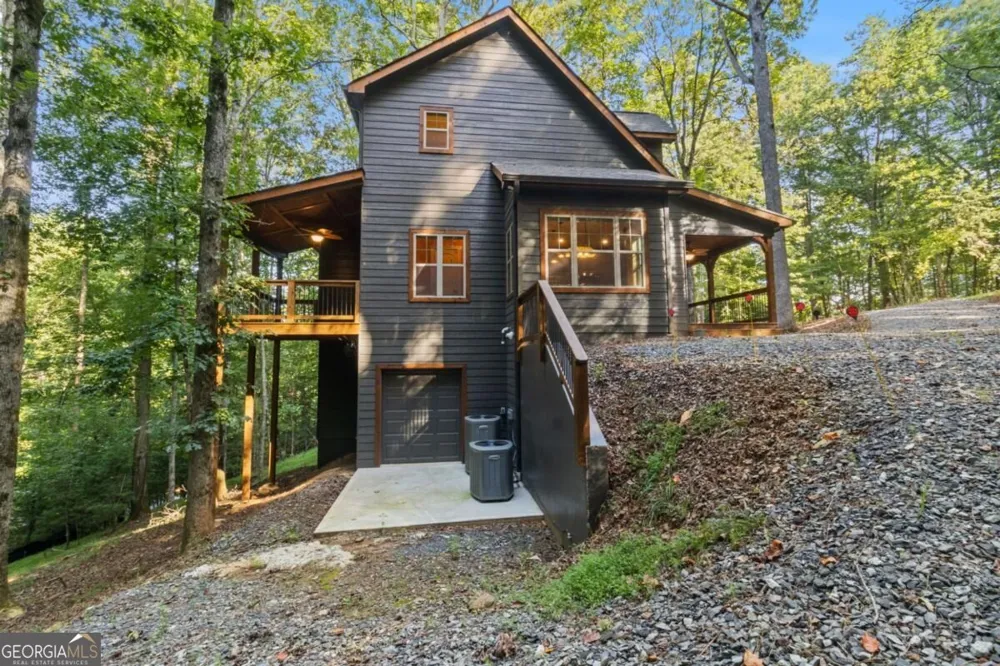 152 Cherry CT Ellijay, GA 30540