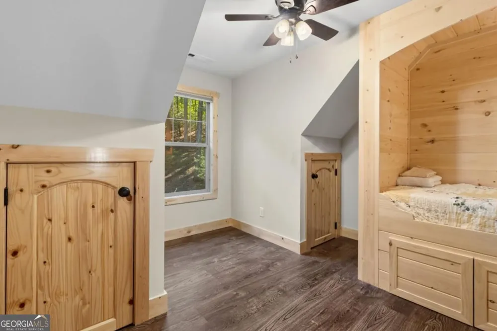 152 Cherry CT Ellijay, GA 30540